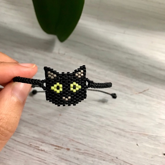 Cute Handmade Cat Bracelet - Picture 4 of 4